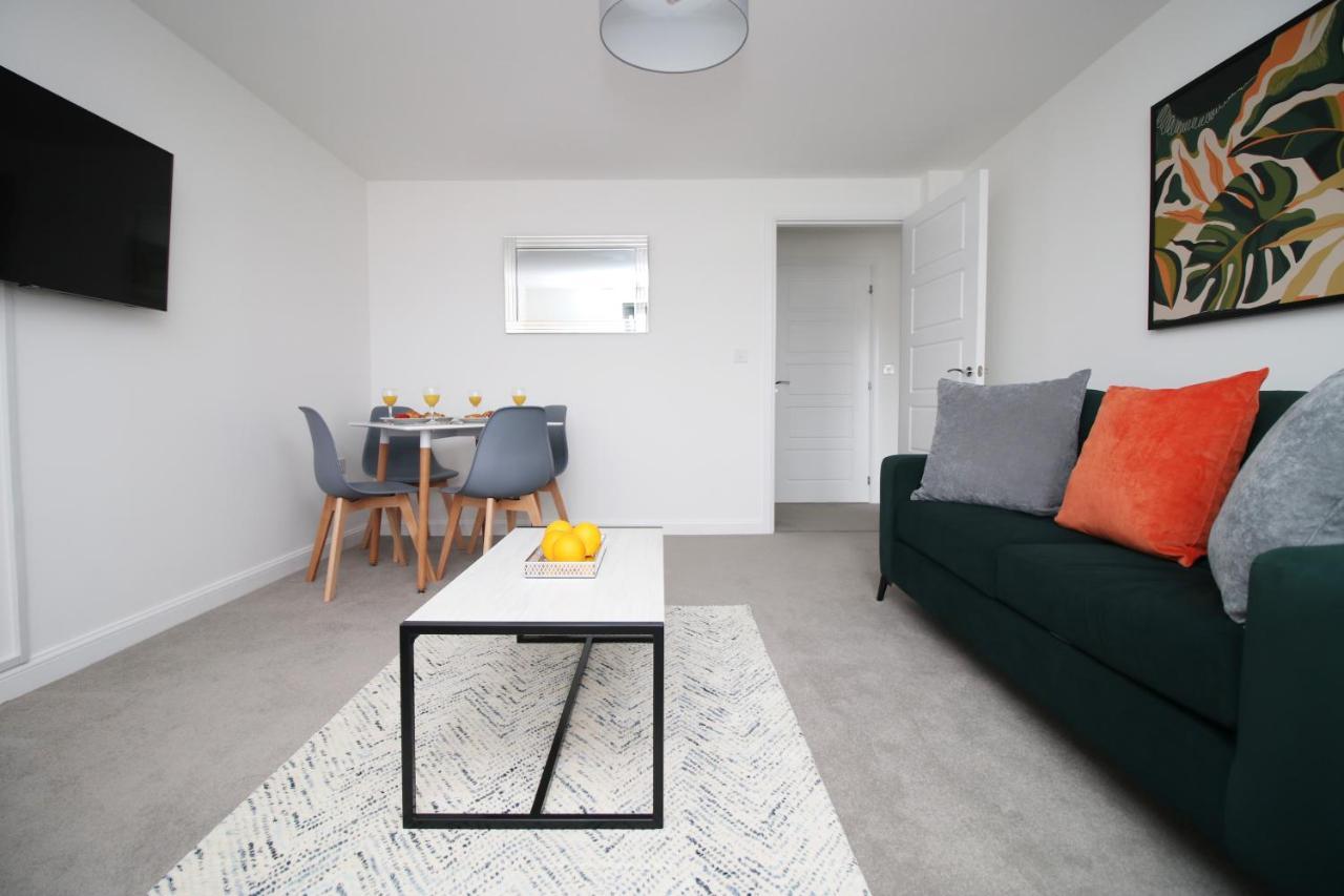 Morriston No 43 Stadium Views By Ssw - 2Br, Parking, Sleeps 4, 3Min Walk To Stadium, 10Min Drive To City Centre, Marina And Close To M4 מראה חיצוני תמונה