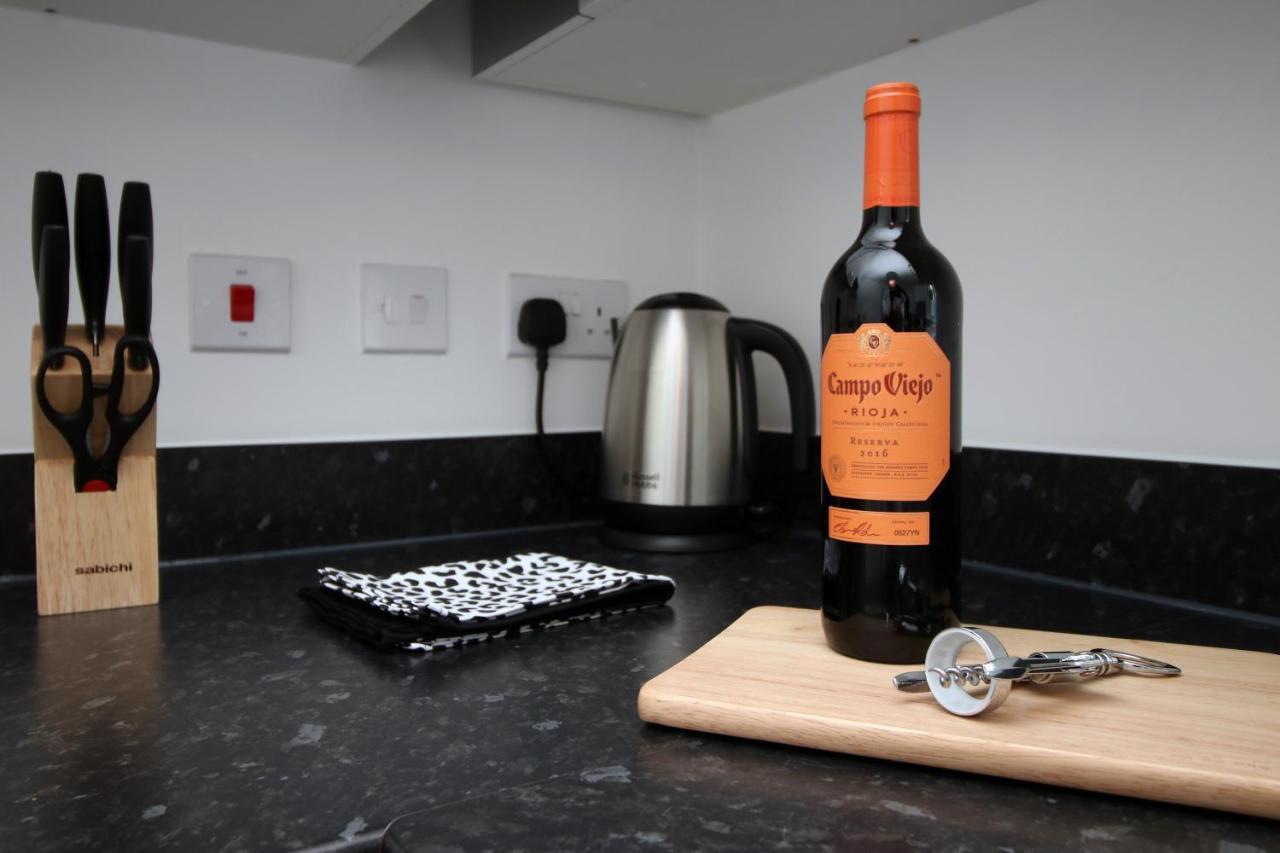 Morriston No 43 Stadium Views By Ssw - 2Br, Parking, Sleeps 4, 3Min Walk To Stadium, 10Min Drive To City Centre, Marina And Close To M4 מראה חיצוני תמונה