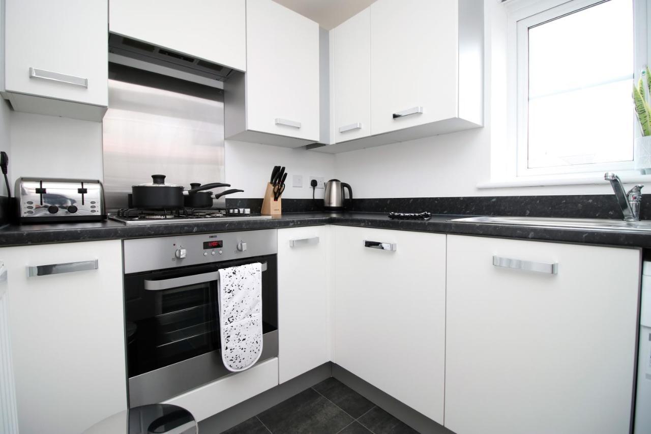 Morriston No 43 Stadium Views By Ssw - 2Br, Parking, Sleeps 4, 3Min Walk To Stadium, 10Min Drive To City Centre, Marina And Close To M4 מראה חיצוני תמונה