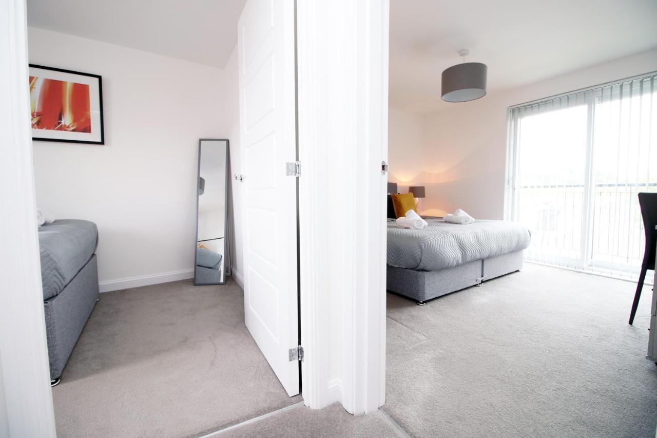 Morriston No 43 Stadium Views By Ssw - 2Br, Parking, Sleeps 4, 3Min Walk To Stadium, 10Min Drive To City Centre, Marina And Close To M4 מראה חיצוני תמונה