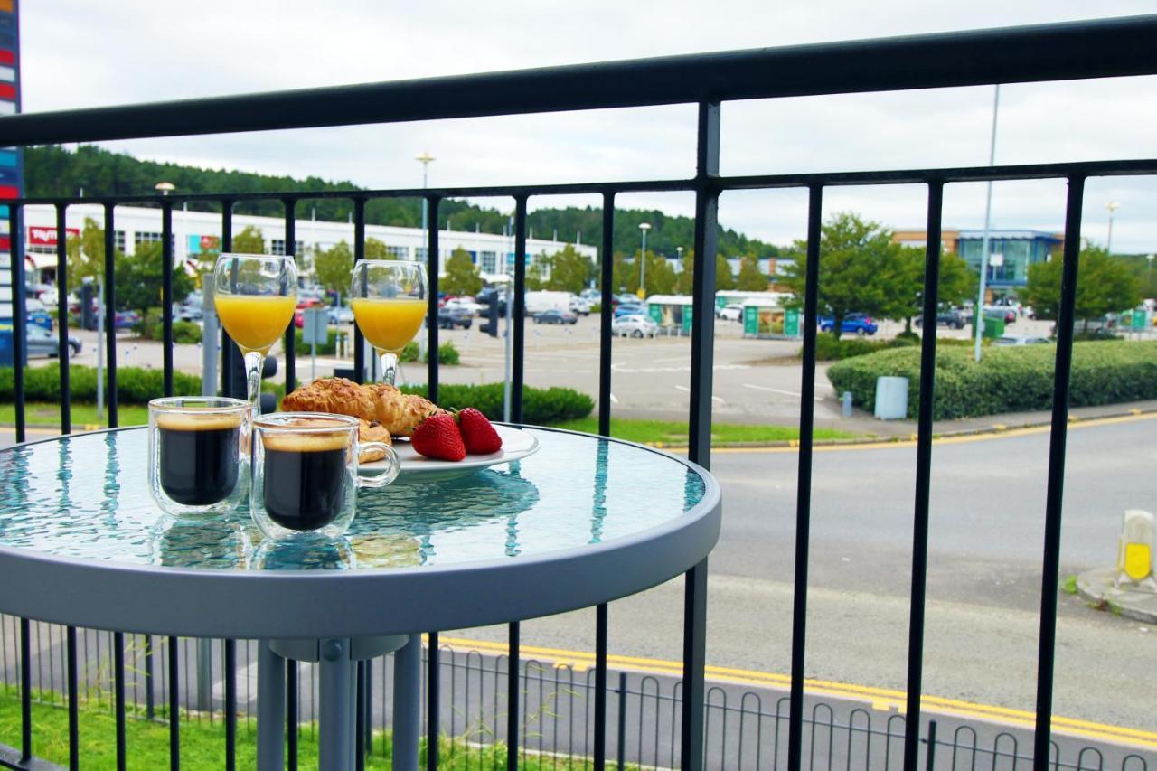 Morriston No 43 Stadium Views By Ssw - 2Br, Parking, Sleeps 4, 3Min Walk To Stadium, 10Min Drive To City Centre, Marina And Close To M4 מראה חיצוני תמונה