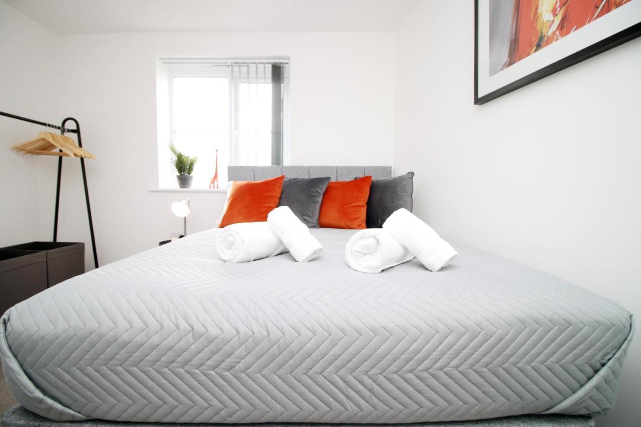 Morriston No 43 Stadium Views By Ssw - 2Br, Parking, Sleeps 4, 3Min Walk To Stadium, 10Min Drive To City Centre, Marina And Close To M4 מראה חיצוני תמונה